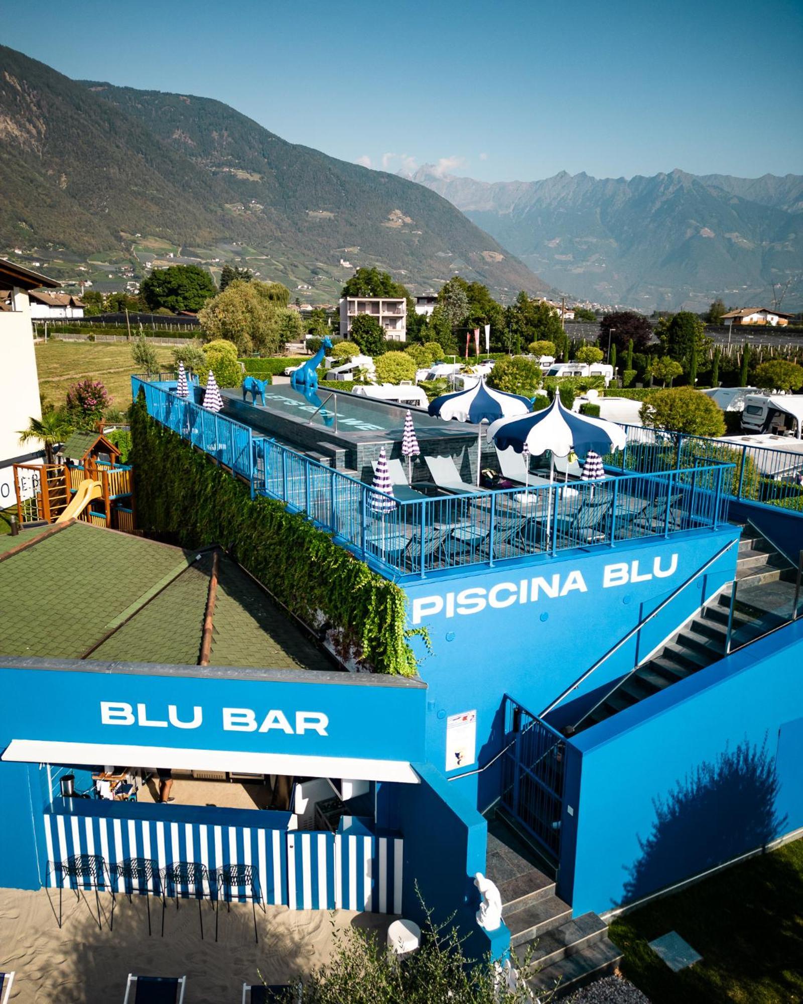 Schlosshof Charme Resort - Hotel & Camping Lana Exterior foto